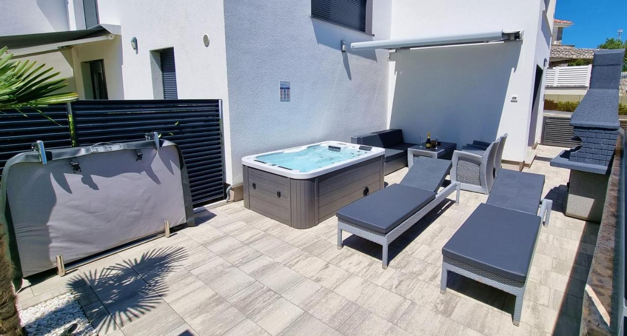 Bartol Luxury Apartments Krk Croatia, With Own Hot Tub - Whirlpool Krk Town Zewnętrze zdjęcie