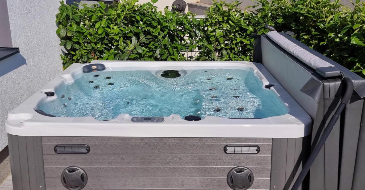 Bartol Luxury Apartments Krk Croatia, With Own Hot Tub - Whirlpool Krk Town Zewnętrze zdjęcie